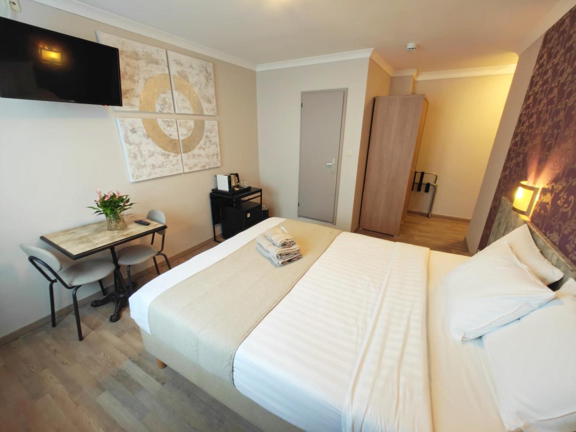 Tropicana Hotel